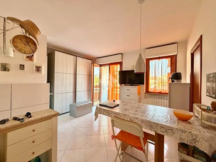 Appartamento bilocale in vendita in Via Luigi Einaudi, Viterbo