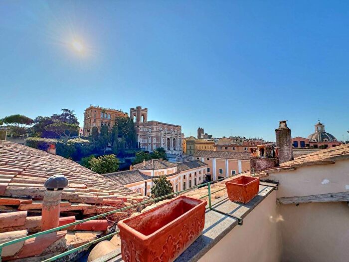 Casa trilocale in affitto in Piazza Venezia, Largo Argentina, Roma