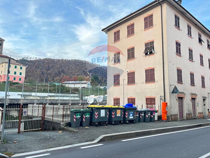 Appartamento con 5 locali in vendita in Via Guglielmo Marconi, Masone