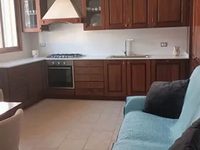 Appartamento con 5 locali in affitto in Floridia