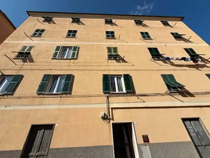 Appartamento quadrilocale in vendita in Vico dei Savignone, Genova