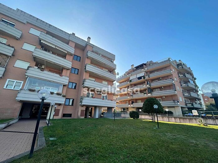 Appartamento bilocale in vendita in Via Gioacchino Russo, Roma