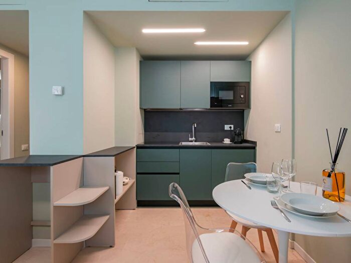 Appartamento monolocale in affitto in Corso Monforte, San Babila, Milano