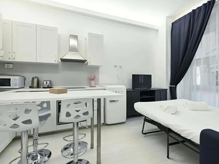 Appartamento monolocale in affitto in Galleria del Corso, Milano