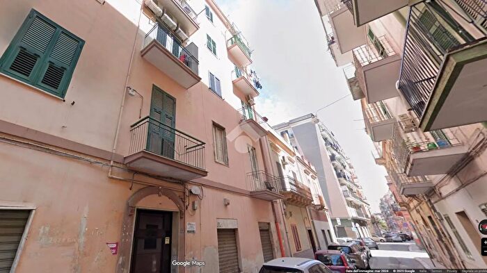 Appartamento trilocale in vendita in Via dalò Alfieri, Taranto
