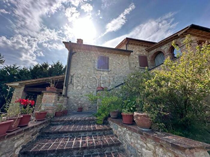 Appartamento con 6 locali in vendita in Via Bivio di Lugnano, Citta Di Castello