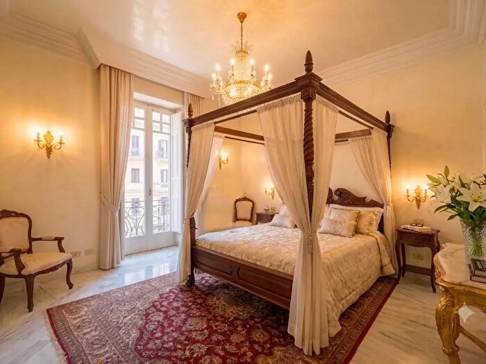 Appartamento con 5 locali in vendita in Via della Libertà, Palermo