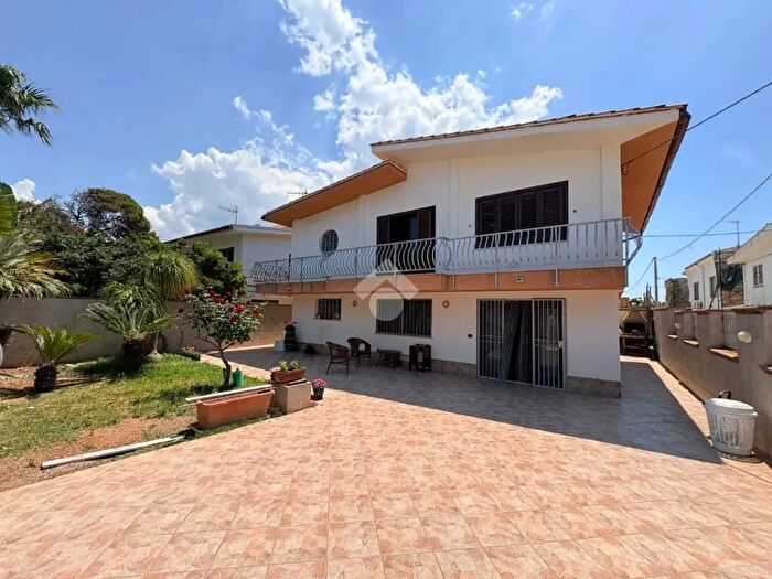 Casa quadrilocale in vendita in Contrada Berbaro, Marsala