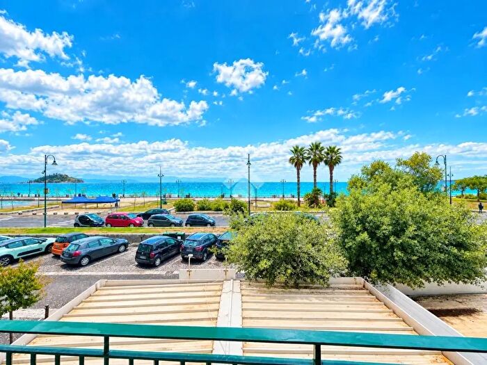 Appartamento con 5 locali in vendita in Corso Umberto I, Pozzuoli