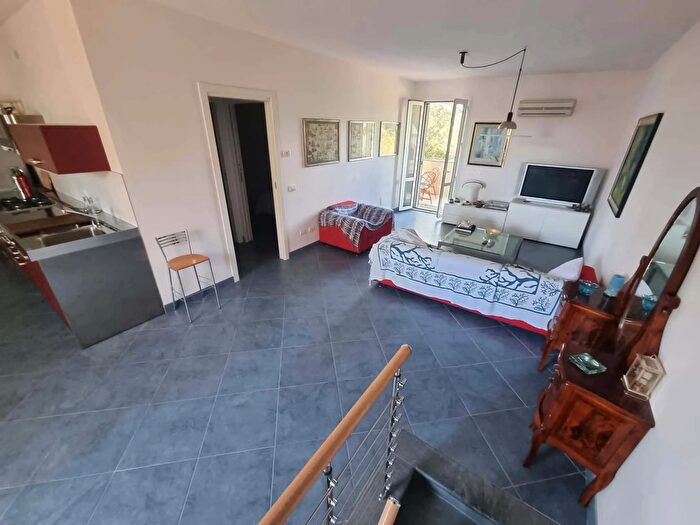 Appartamento in affitto in Via Venezuela, Camaiore