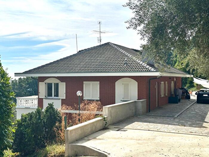 Casa trilocale in affitto in Via Barbara Allason, Pecetto Torinese