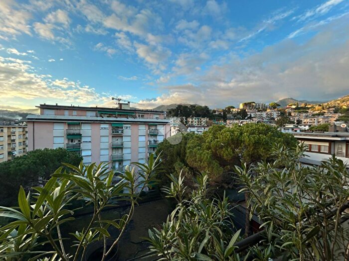 Appartamento bilocale in vendita in Via Bixio, Rapallo