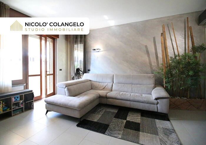 Appartamento bilocale in vendita in Vicolo Mario Giudici, Caronno Pertusella