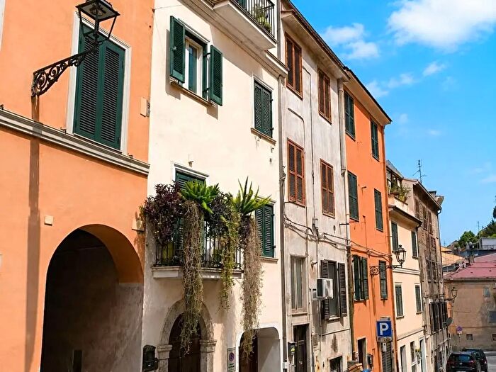 Appartamento trilocale in vendita in Vicolo Cavour, Frosinone