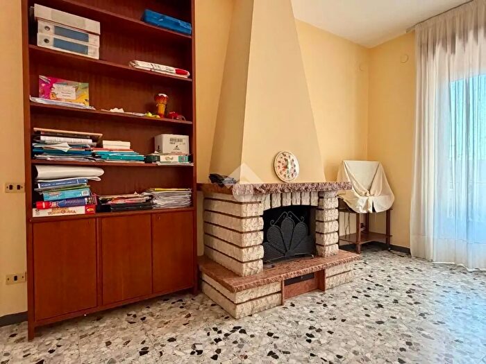 Appartamento trilocale in vendita in Via Giovanni Boccaccio, Giugliano In Campania