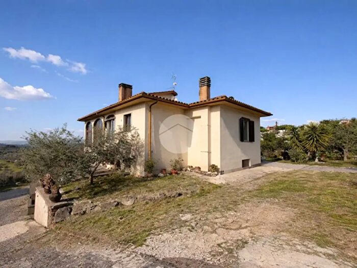 Casa con 5 locali in vendita in Viale Veneto Lotti, Magliano Sabina