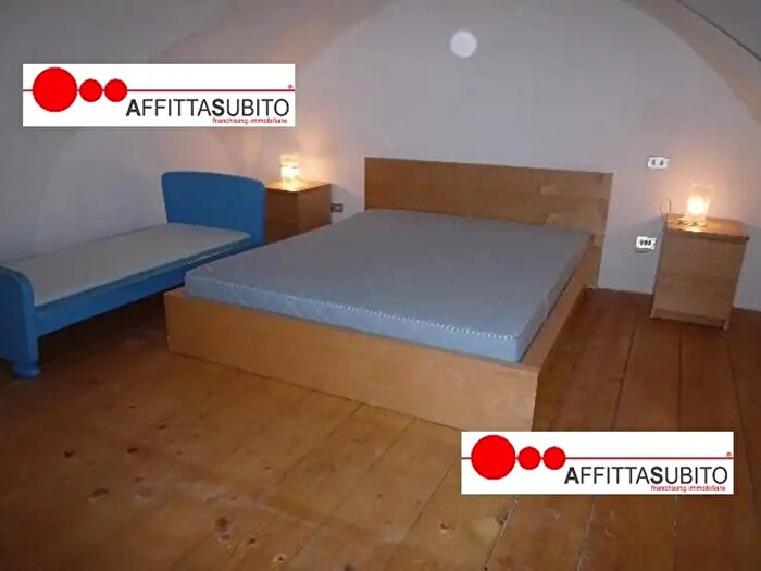 Appartamento bilocale in affitto in Via Villari, Napoli
