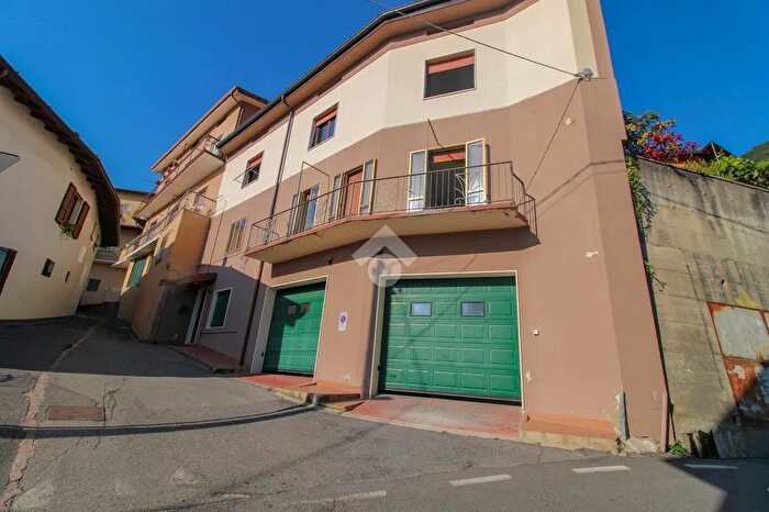 Casa con 6 locali in vendita in Via Castello, Lumezzane