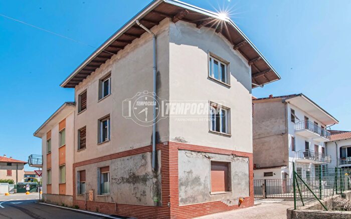 Appartamento con 5 locali in vendita in Limido Comasco