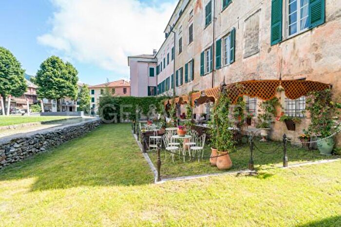 Casa con 6 locali in vendita in Via Trento E Trieste, Calizzano