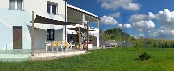 Casa con 15 locali in vendita in Luogosanto