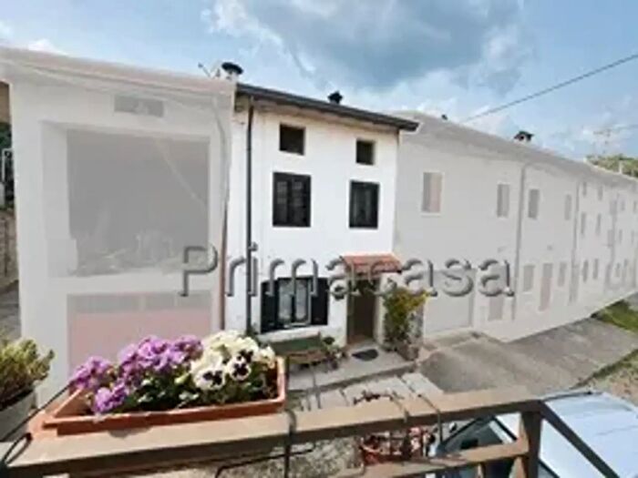 Casa con 7 locali in vendita in Via Chiesa, Vestenanova
