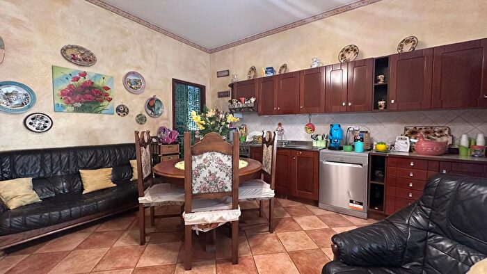 Appartamento trilocale in vendita in Via Rosolino Pilo, Bagheria