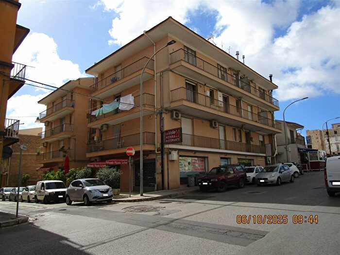 Appartamento quadrilocale in vendita in Via Basilicata, Ragusa