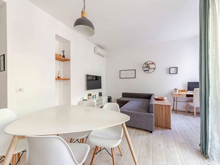 Appartamento bilocale in affitto in Viale Edoardo Jenner, Farini, Milano