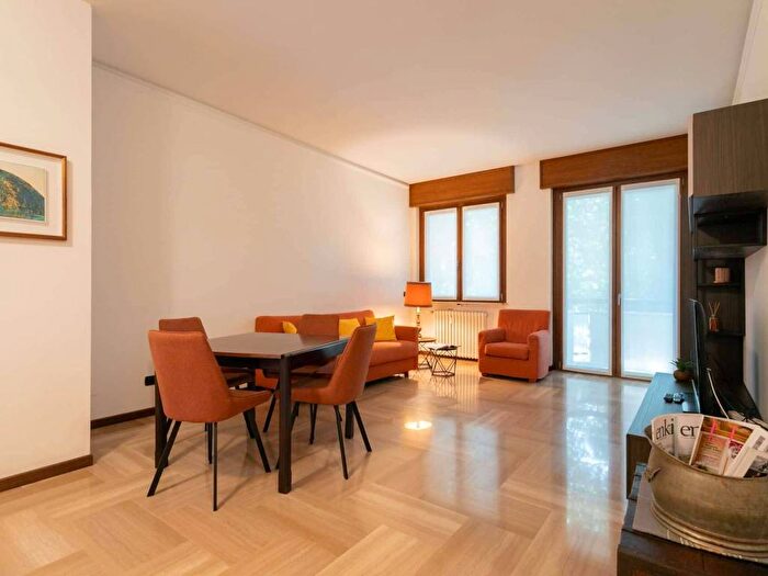 Appartamento trilocale in affitto in Via Berna, Primaticcio, Milano