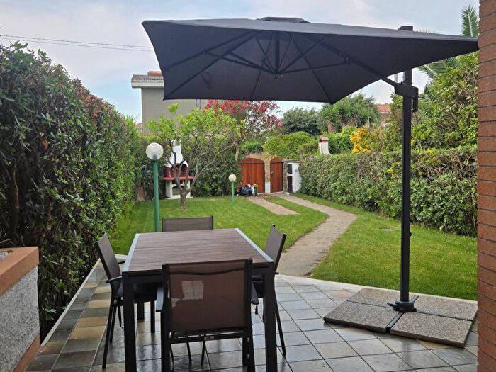 Casa trilocale in affitto in Via Cesenatico, Fregene, Fiumicino
