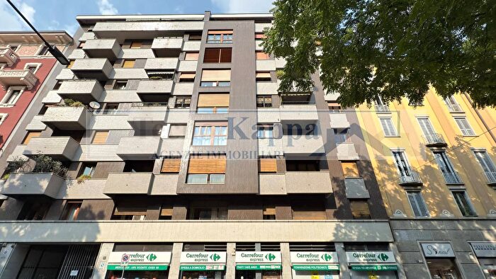 Appartamento con 6 locali in vendita in Viale Gran Sasso, Milano