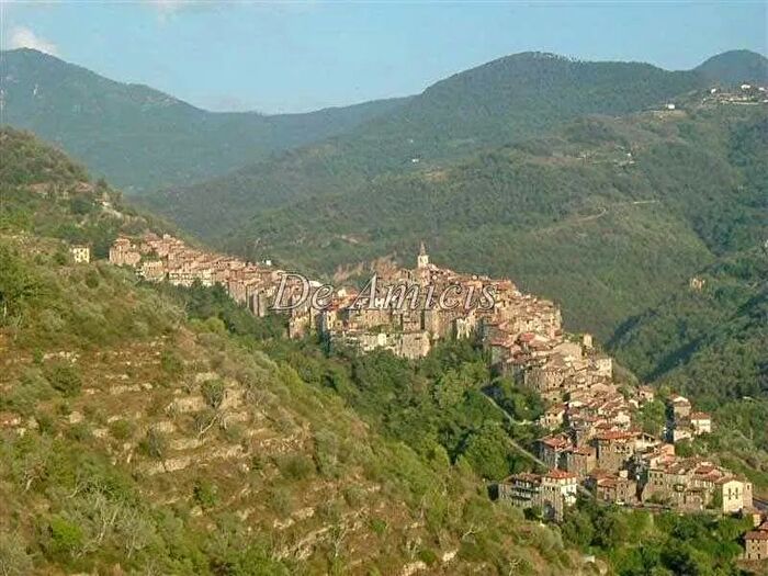 Appartamento bilocale in vendita in Via Martiri b, Apricale