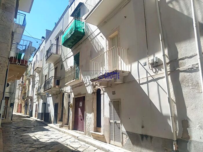 Casa quadrilocale in vendita in Via Pietro De Giorgio, Castellana Grotte