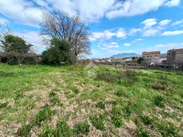 Casa quadrilocale in vendita in Via della Mandolina, Calcata