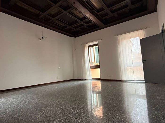 Appartamento quadrilocale in affitto in Via Vittorio Emanuele II, Centro Storico, Monza