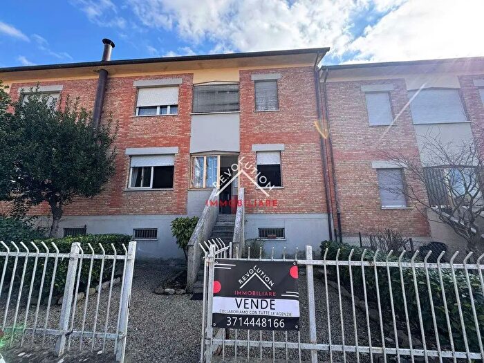 Appartamento con 6 locali in vendita in Via Martiri della Libertà, Citta Di Castello