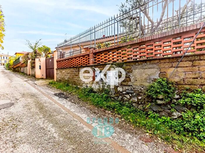 Appartamento quadrilocale in affitto in Grottaferrata