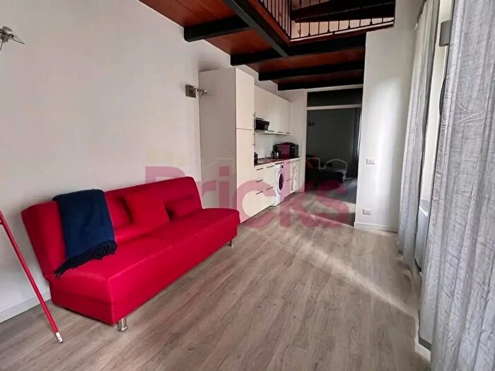 Appartamento trilocale in affitto in Via Gustavo Fara, Milano