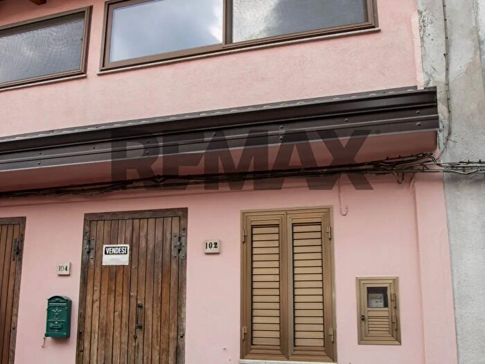 Casa trilocale in vendita in Via Boccaccio, Fabrizia