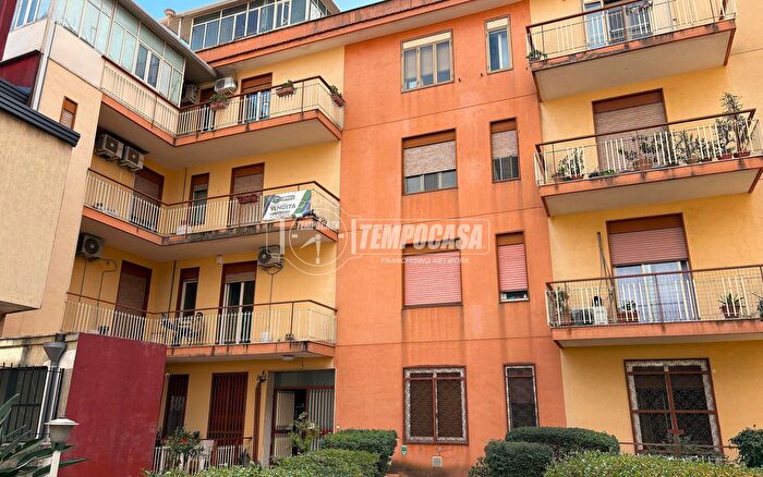 Appartamento con 5 locali in vendita in Via Vittorio Emanuele, Gravina Di Catania