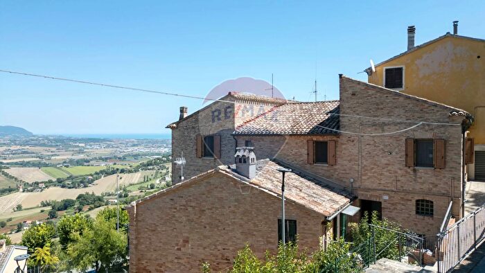 Appartamento trilocale in vendita in Via della Residenza, Recanati