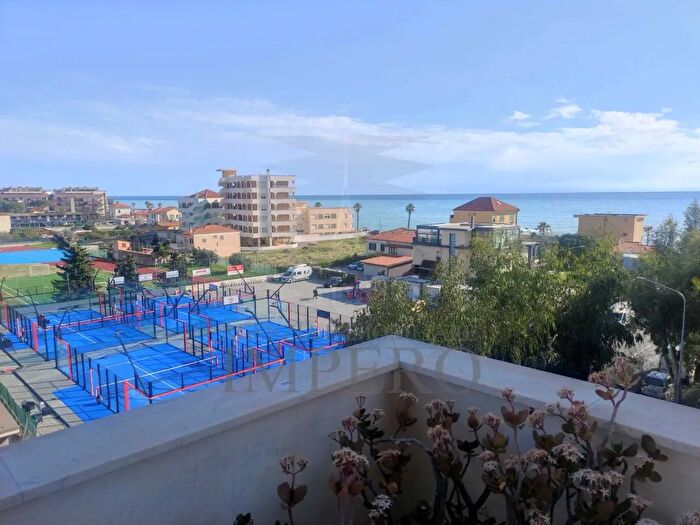 Appartamento con 5 locali in vendita in Via Cornelio Tacito, Ventimiglia
