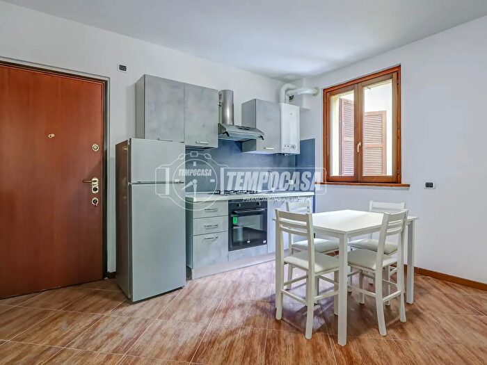 Appartamento bilocale in vendita in Via Dumenza, Luino