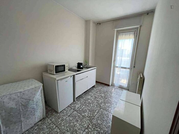 Appartamento bilocale in affitto in Via Lattanzio, Lodi Brenta, Milano