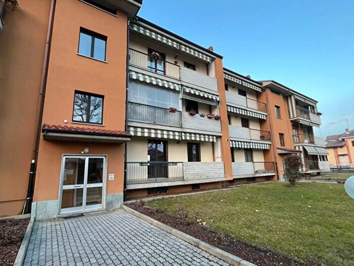 Appartamento quadrilocale in affitto in Via Giovanni Battista Adriani, Centro, Cherasco