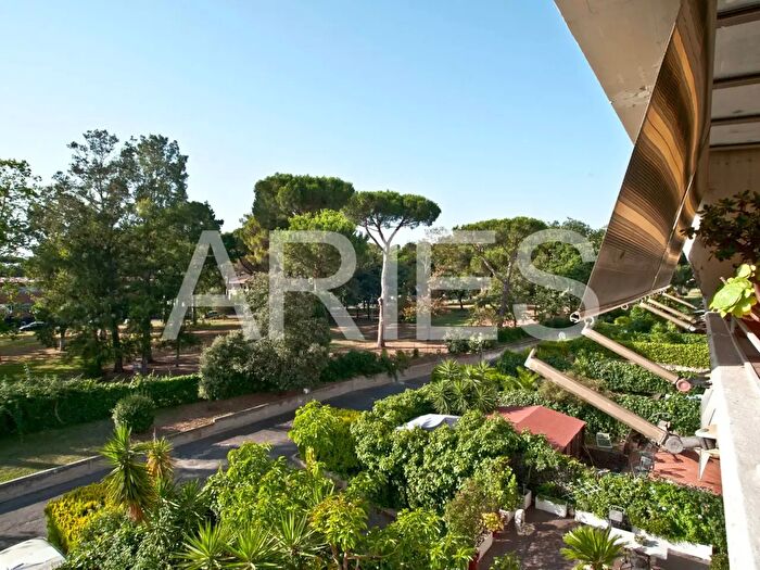 Appartamento trilocale in vendita in Viale Prassilla, Roma