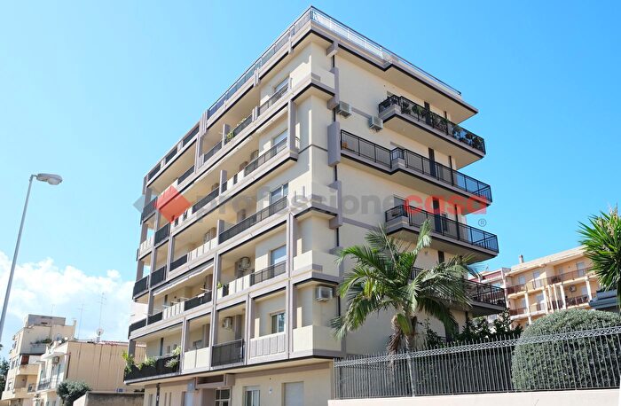 Appartamento trilocale in vendita in Via Generale F del Buono, Milazzo