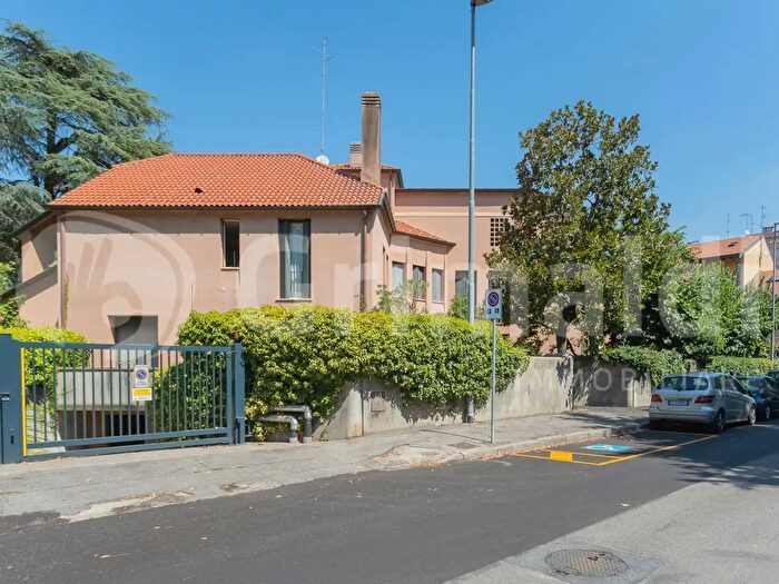 Appartamento in vendita in Via Ardigò, Monza