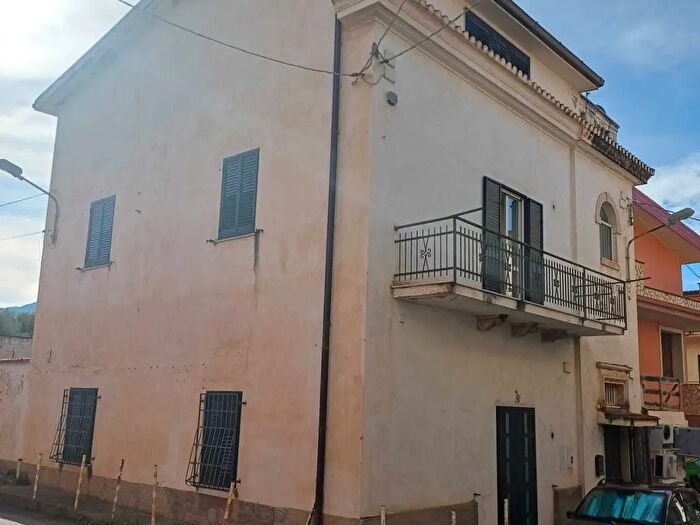 Appartamento con 7 locali in vendita in Strada d Snc, San Lucido